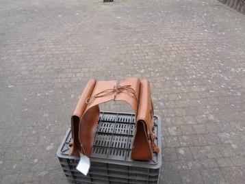set zadeltassen beschikbaar voor biedingen