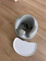 Bumbo seat grijs met tafeltje, Kinderen en Baby's, Kinderstoelen, Ophalen, Zo goed als nieuw