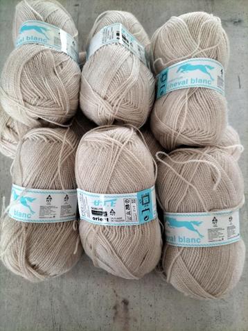 Garenbal van White Horse (10 ballen). beschikbaar voor biedingen