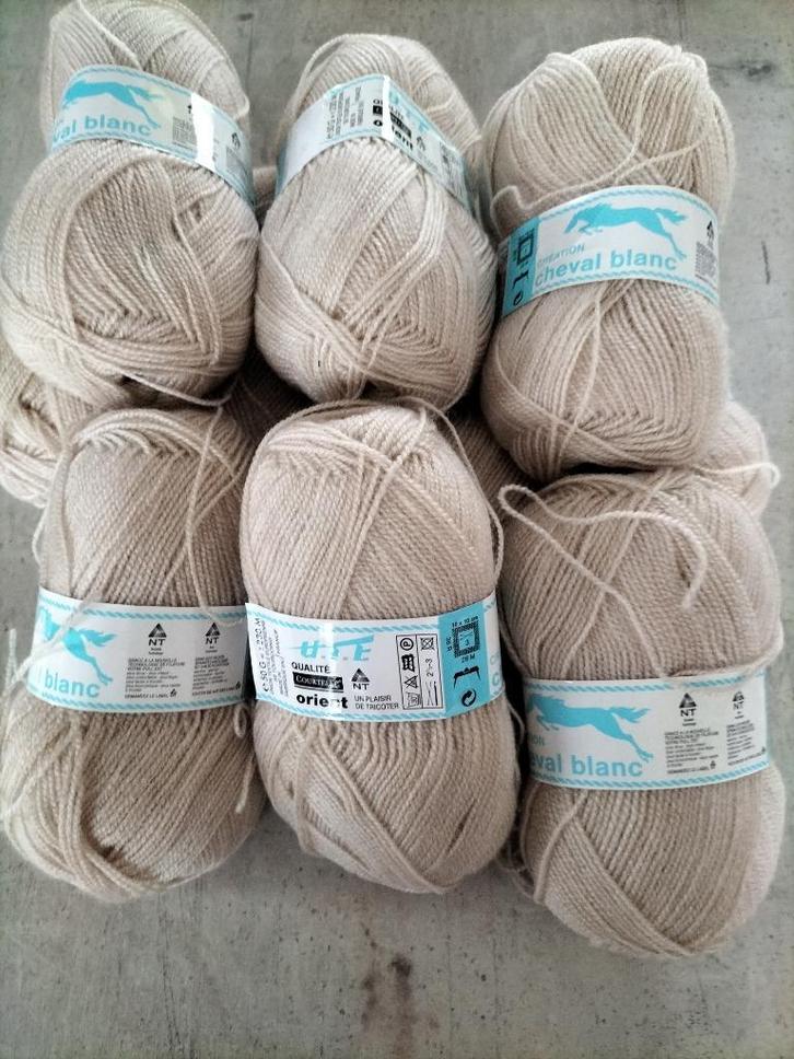 Garenbal van White Horse (10 ballen)., Hobby en Vrije tijd, Breien en Haken, Ophalen of Verzenden