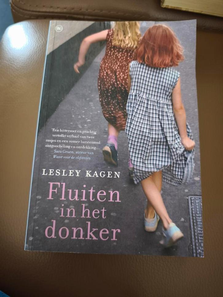 Lesley Kagen - Fluiten in het donker, Boeken, Literatuur, Gelezen, Ophalen of Verzenden