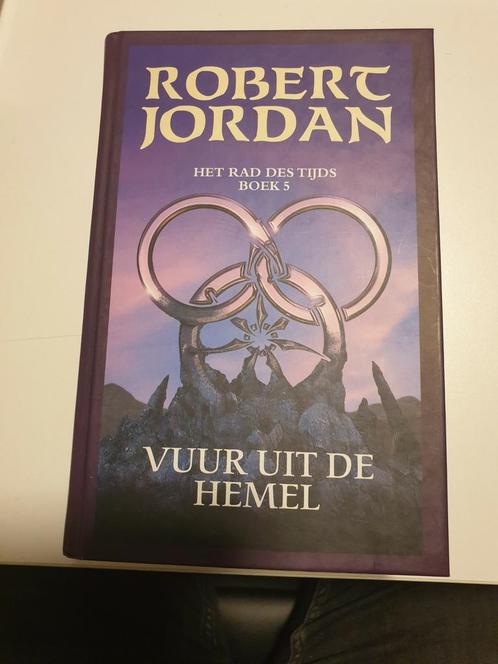 Robert Jordan - Vuur uit de hemel BOEK 5 Het rad des tijds, Boeken, Fantasy, Zo goed als nieuw, Ophalen of Verzenden