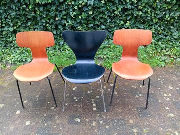 3 design-stoelen,  door Arne Jacobsen voor Fritz Hansen