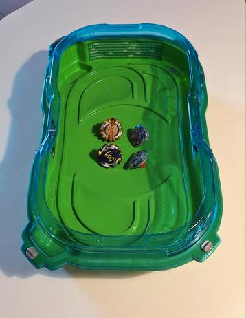 Arène Beyblade burst + toupies + lanceurs