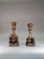 Lot de 2 cachets antique, Ophalen
