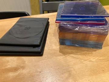21 lege CD- en DVD doosjes beschikbaar voor biedingen