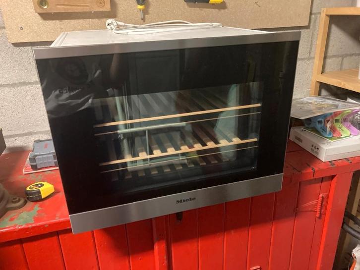 Cave à vin - Miele (prix neuf = 2800€), Huis en Inrichting, Kasten | Wandmeubels, Zo goed als nieuw, Ophalen