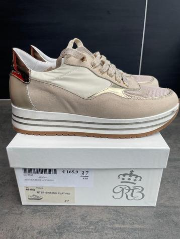 Sneakers - meisjesschoenen - maat 37 beschikbaar voor biedingen
