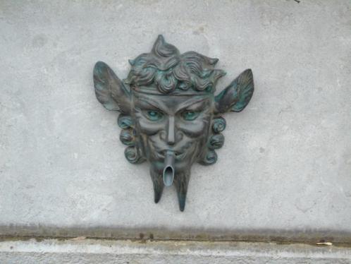 un visage de diable en bronze patinée gris vert , jet d eau, Jardin & Terrasse, Accessoires pour étangs, Neuf, Autres types, Enlèvement ou Envoi