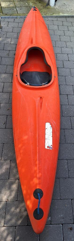 Kayakken oranje en rood, Enlèvement, Utilisé