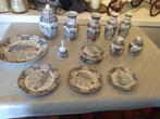 Belle armoire/vaisselle en porcelaine VAGA, Antiquités & Art, Enlèvement
