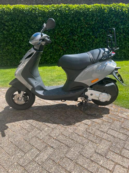 Piaggio Zip 4T iget, Fietsen en Brommers, Scooters | Piaggio, Zo goed als nieuw, Zip, Klasse A (25 km/u), Benzine, Ophalen