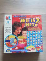 Spel - Wie Is Het, Hobby en Vrije tijd, Gezelschapsspellen | Bordspellen, Een of twee spelers, Gebruikt, Ophalen of Verzenden