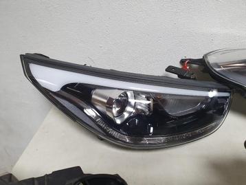 Huyndai IX35 (Vanaf 2013) Rechts Koplamp OEM 9210225620 beschikbaar voor biedingen