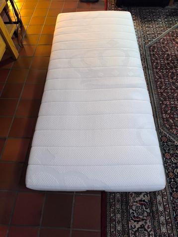 Matras  beschikbaar voor biedingen