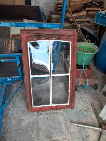 Gietijzeren dakraam beschikbaar voor biedingen