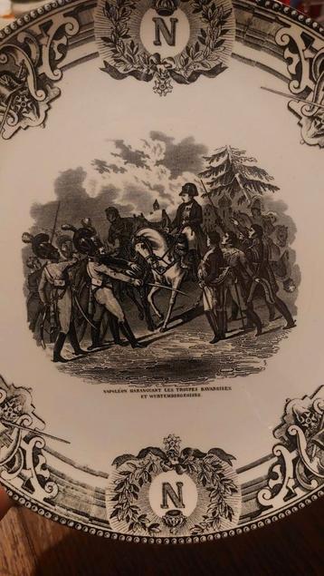Antieke decoratieve borden te koop – Napoleon & paarden beschikbaar voor biedingen