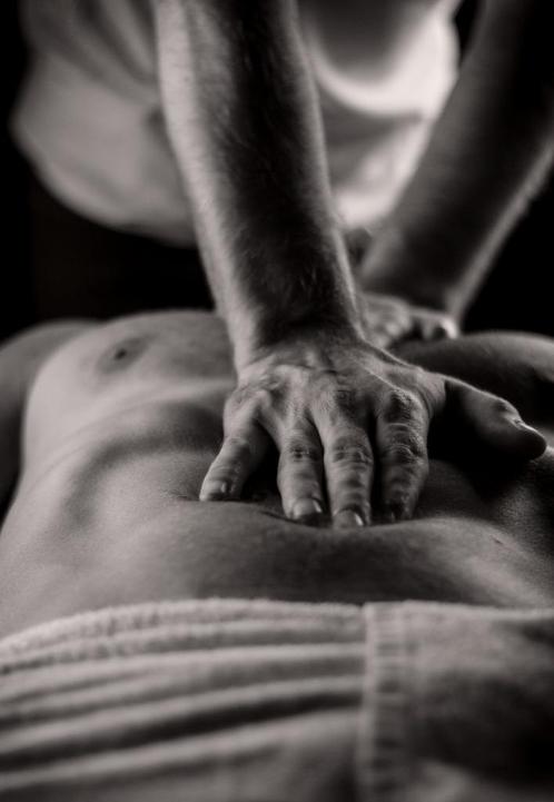 BODY & MIND MASSAGE- ONLY FOR MEN, Services & Professionnels, Bien-être | Masseurs & Salons de massage, Massage en entreprise