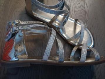 Kickers sandalen goud nog nooit gedragen maat 39 beschikbaar voor biedingen