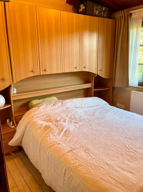 Lit sommier + pont de lit à Dinant, Huis en Inrichting, Slaapkamer | Bedden, Gebruikt, Tweepersoons, 140 cm, 200 cm, Beige, Ophalen
