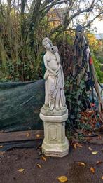 mooi antiek tuinbeeld op sokkel!!, Tuin en Terras, Ophalen, Gebruikt