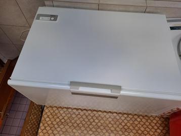 Diepvrieskist, Elektronische apparatuur, Vriezers en Diepvrieskisten, Ophalen, Zo goed als nieuw, Vrijstaand, Vrieskist