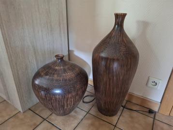 Decoratieve stenen vazen beschikbaar voor biedingen