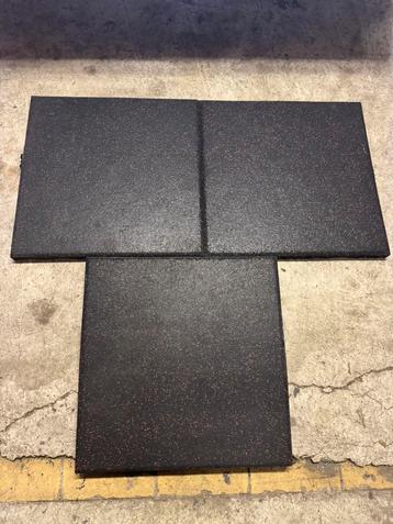 Rubberen tegels 50x50x3 gym speeltoestel zwembad ruim 50m2 beschikbaar voor biedingen