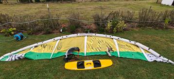 Evo Kitesurfset: 5lijnskite10m+plank+gareel beschikbaar voor biedingen