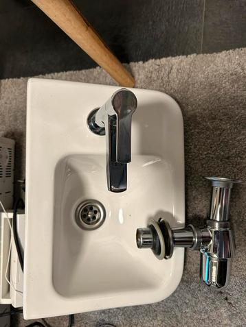 Witte wc lavabo met kraan, Enlèvement, Comme neuf, Robinet