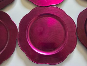 Set de 12 Sous-assiettes rose foncé beschikbaar voor biedingen