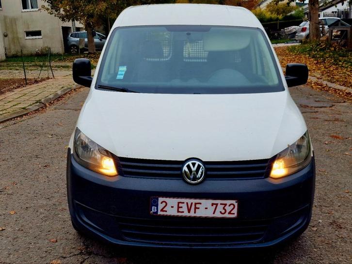 Vw Caddy 1.6TDI utilitaire prêt immatriculé feuille rose car, Auto's, Bestelwagens en Lichte vracht, Particulier, Volkswagen, Diesel