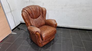 bruine elektrische relaxfauteuil met een groot comfort beschikbaar voor biedingen