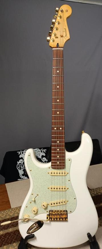 Linkshandige Custom made Fender Strat beschikbaar voor biedingen