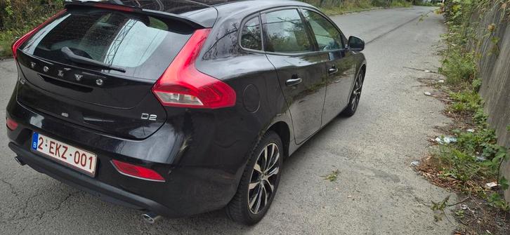 Volvo v40 d2 2019 120 CH (88 kW), Autos, Volvo, Particulier, V40, Diesel, Euro 6, Boîte manuelle, Noir, Noir, Enlèvement