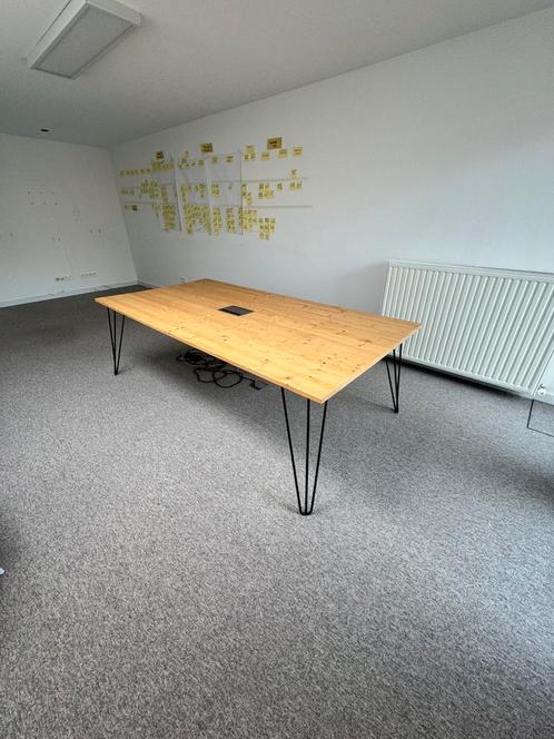 Massief houten vergadertafel Allon Dery, Zakelijke goederen, Kantoor en Winkelinrichting | Kantoormeubilair en Inrichting, Ophalen