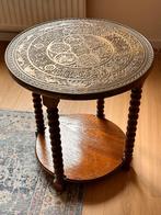 Table d'appoint orientale unique - bois massif - métal gravé, Enlèvement, Utilisé, Rond, Bois