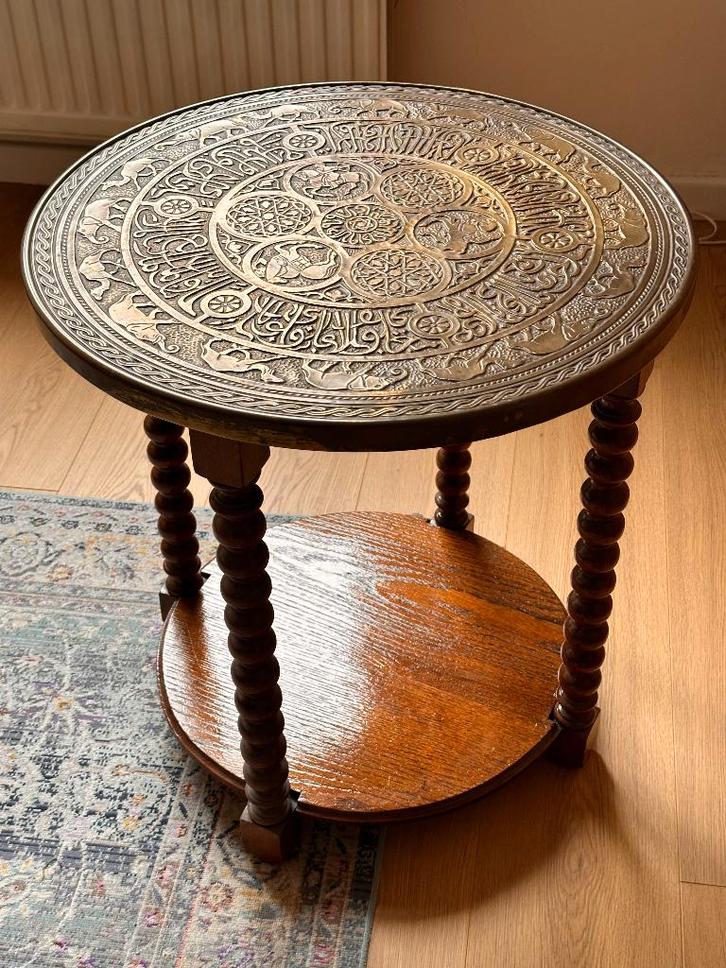 Table d'appoint orientale unique - bois massif - métal gravé, Maison & Meubles, Tables | Tables d'appoint, Utilisé, Rond, Bois