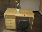 Bureau et chaise de bureau en bon état, 115 x 63 x 78 cm, Geel, Ophalen of Verzenden, Zo goed als nieuw, Gaming bureaustoel