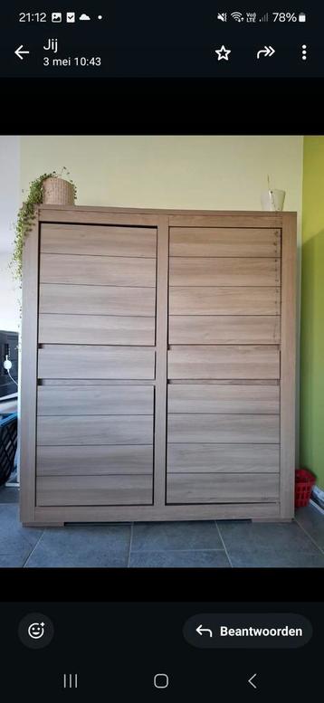 Eetkamer hout, eikkleur ( dressoir, barkast, eettafel 8p) beschikbaar voor biedingen