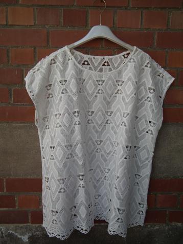 Witte blouse voor dames. maat XL (C&A) 100% polyester., Kleding | Dames, Verzenden, Wit, Maat 46/48 (XL) of groter, Zo goed als nieuw