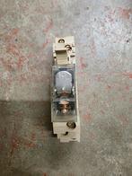 25 x Omron 24V relais, Ophalen