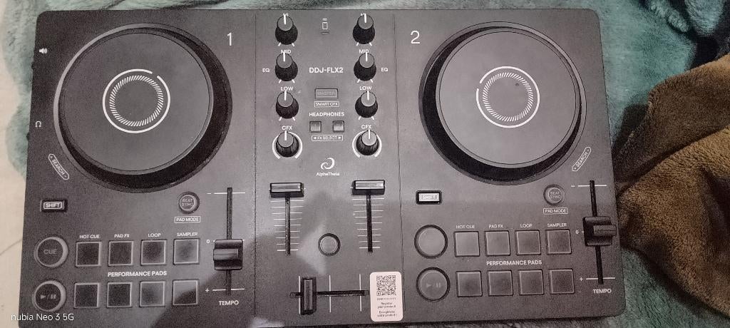Alphatheta ddj flx2 dj controller zgan, Musique & Instruments, DJ sets & Platines, Enlèvement ou Envoi, Comme neuf, Platine, Pioneer