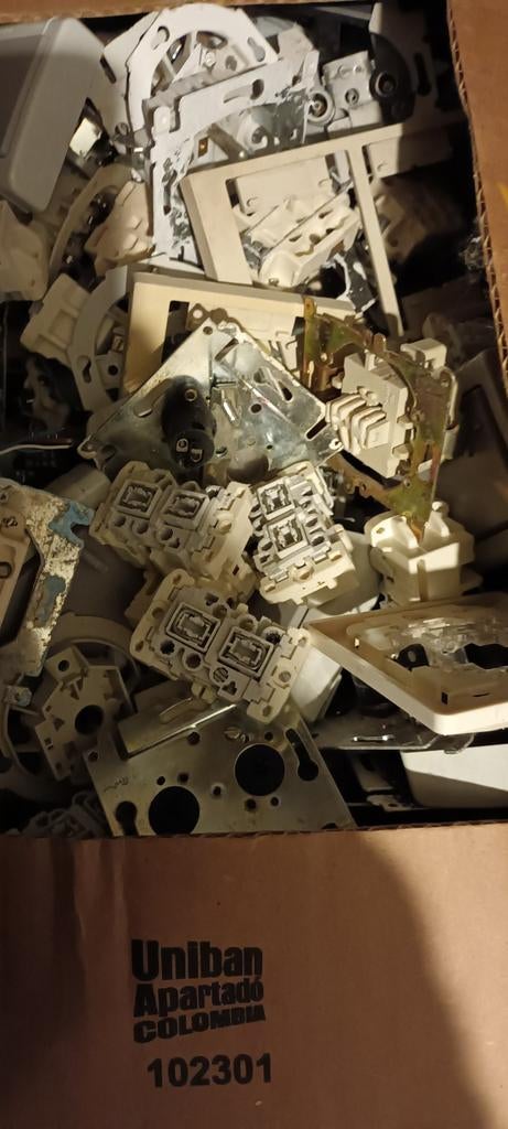 Lot prises et interrupteurs, Bricolage & Construction