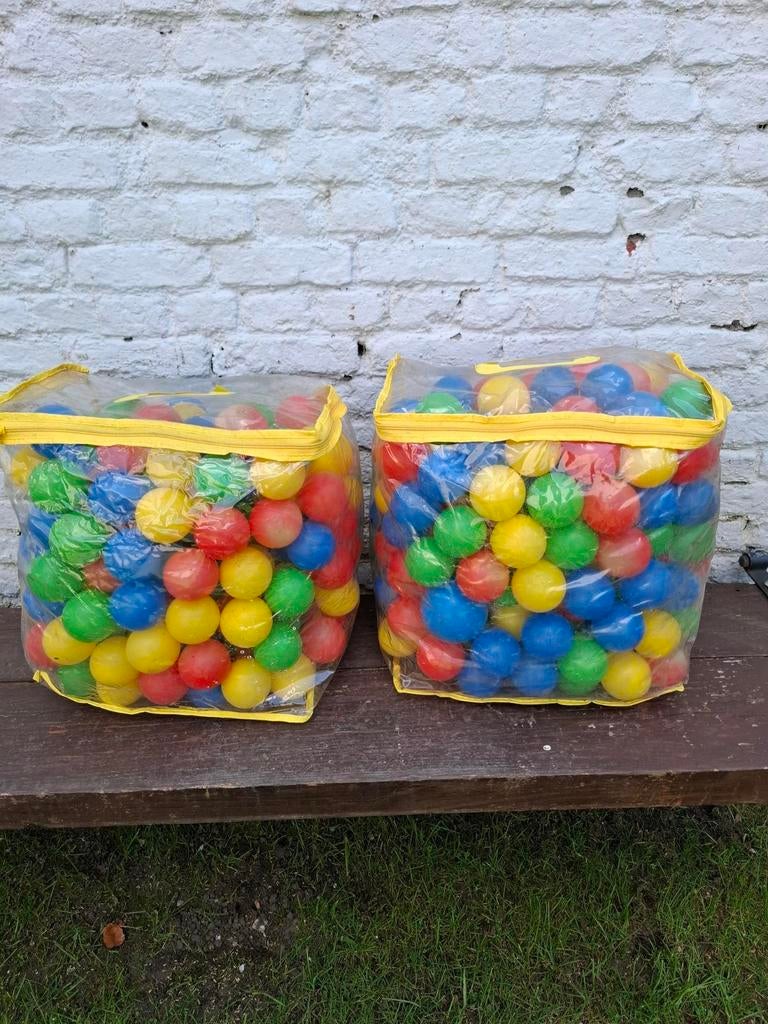 Plastieken ballen voor ballenbad, Ophalen