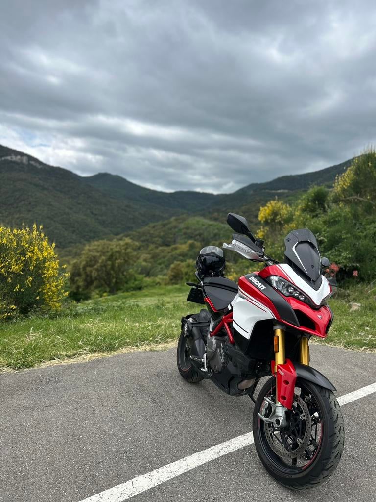 Ducati Multistrada Pikes Peak, Motos, Motos | Ducati, Tourisme, Particulier