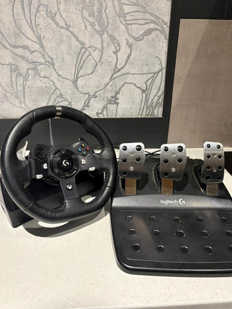 Logitec stuur, Games en Spelcomputers, Spelcomputers | Xbox | Accessoires, Ophalen, Gebruikt, Stuurtje of Sportattribuut, Xbox Series S