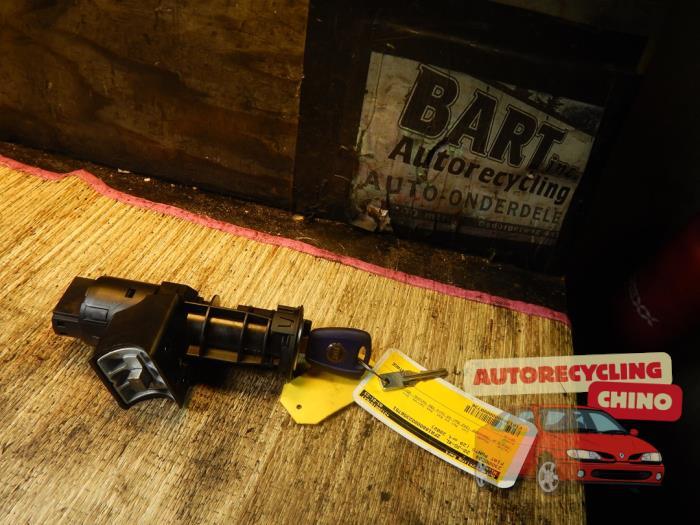 Serrure de contact + clé d'un Fiat Punto, Autos : Pièces & Accessoires, Autres pièces automobiles, Fiat, Utilisé, 3 mois de garantie