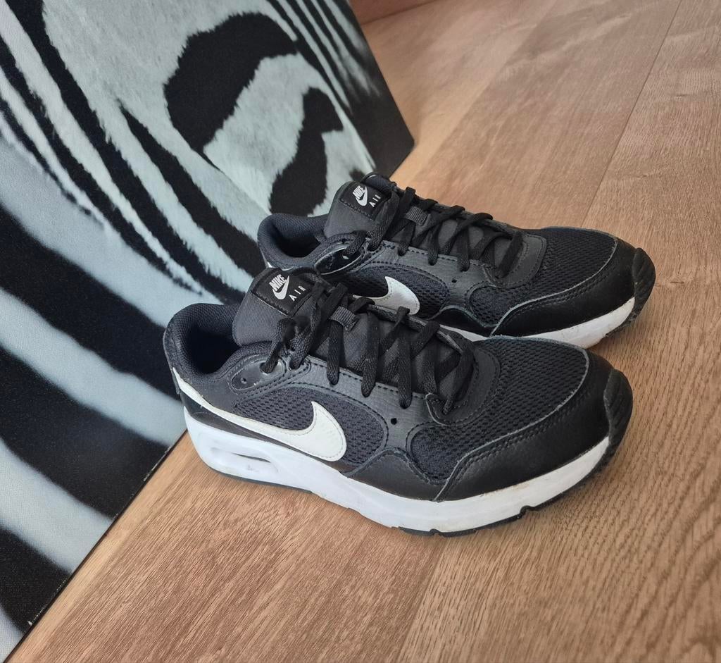Paire de basket nike Air max pointure 37.5, Enfants & Bébés, Vêtements enfant | Chaussures & Chaussettes, Enlèvement, Comme neuf