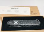 Victorinox Swiss Knife Topography Black Marlboro Special, Caravans en Kamperen, Kampeergereedschap, Verzenden, Nieuw